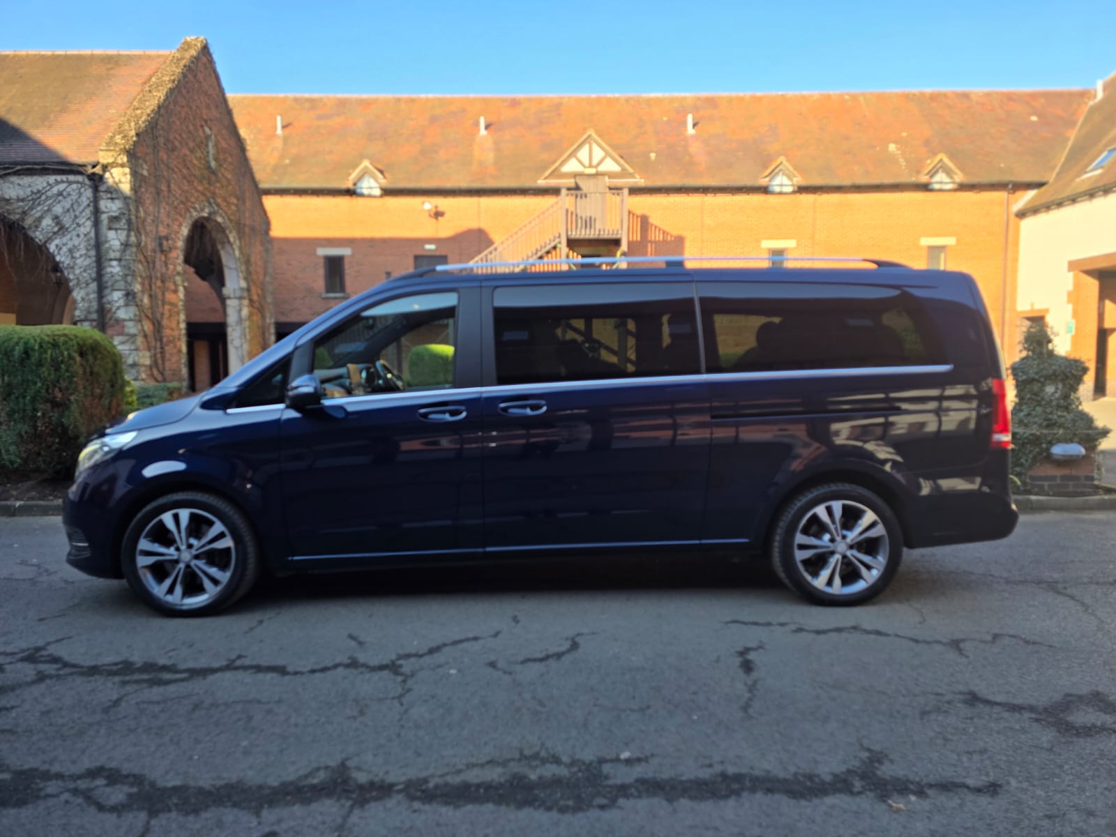 Executive MPV